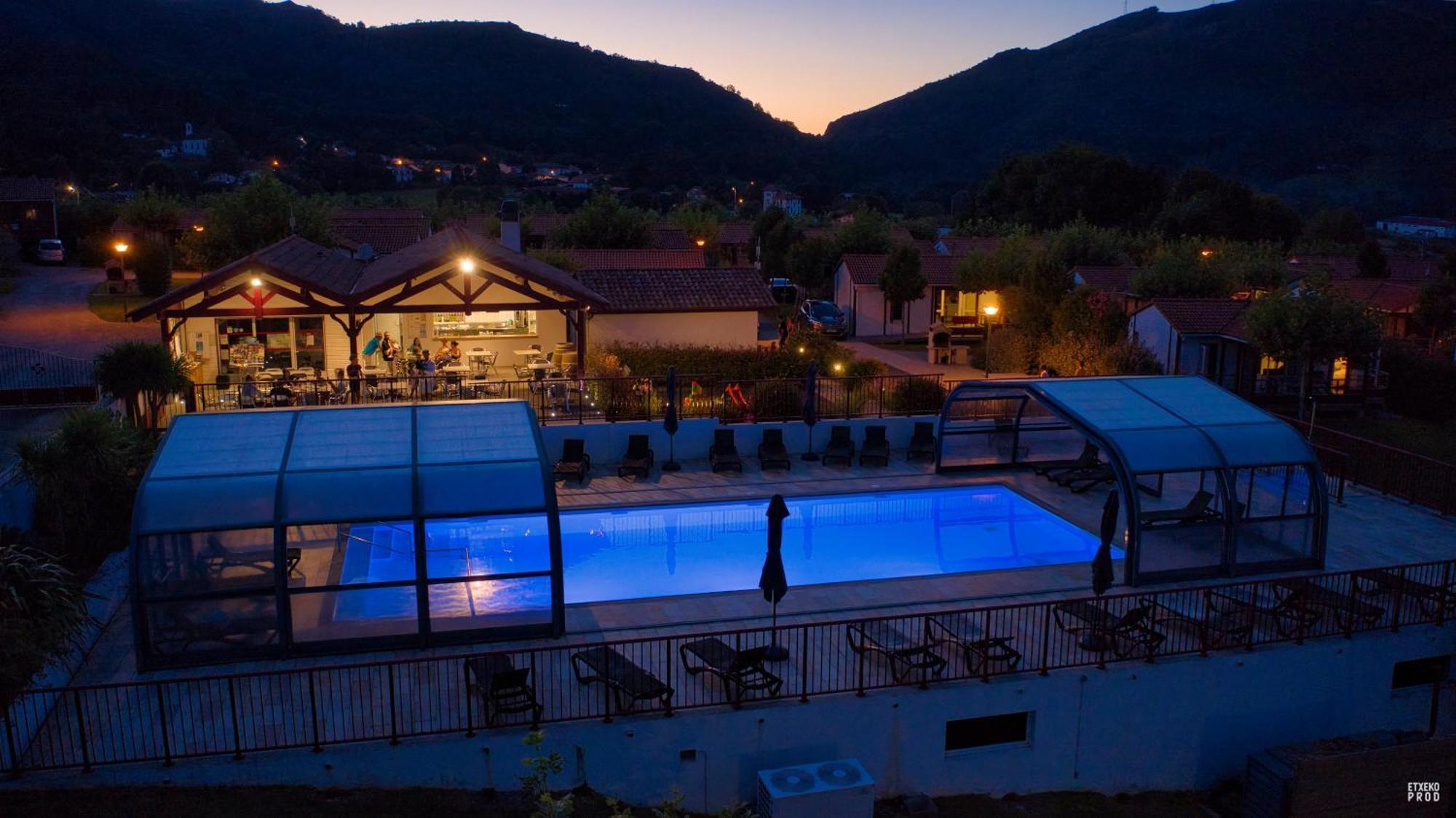 Domaine Chalets Larlapean Saint-Martin-dʼArrossa Exterior foto