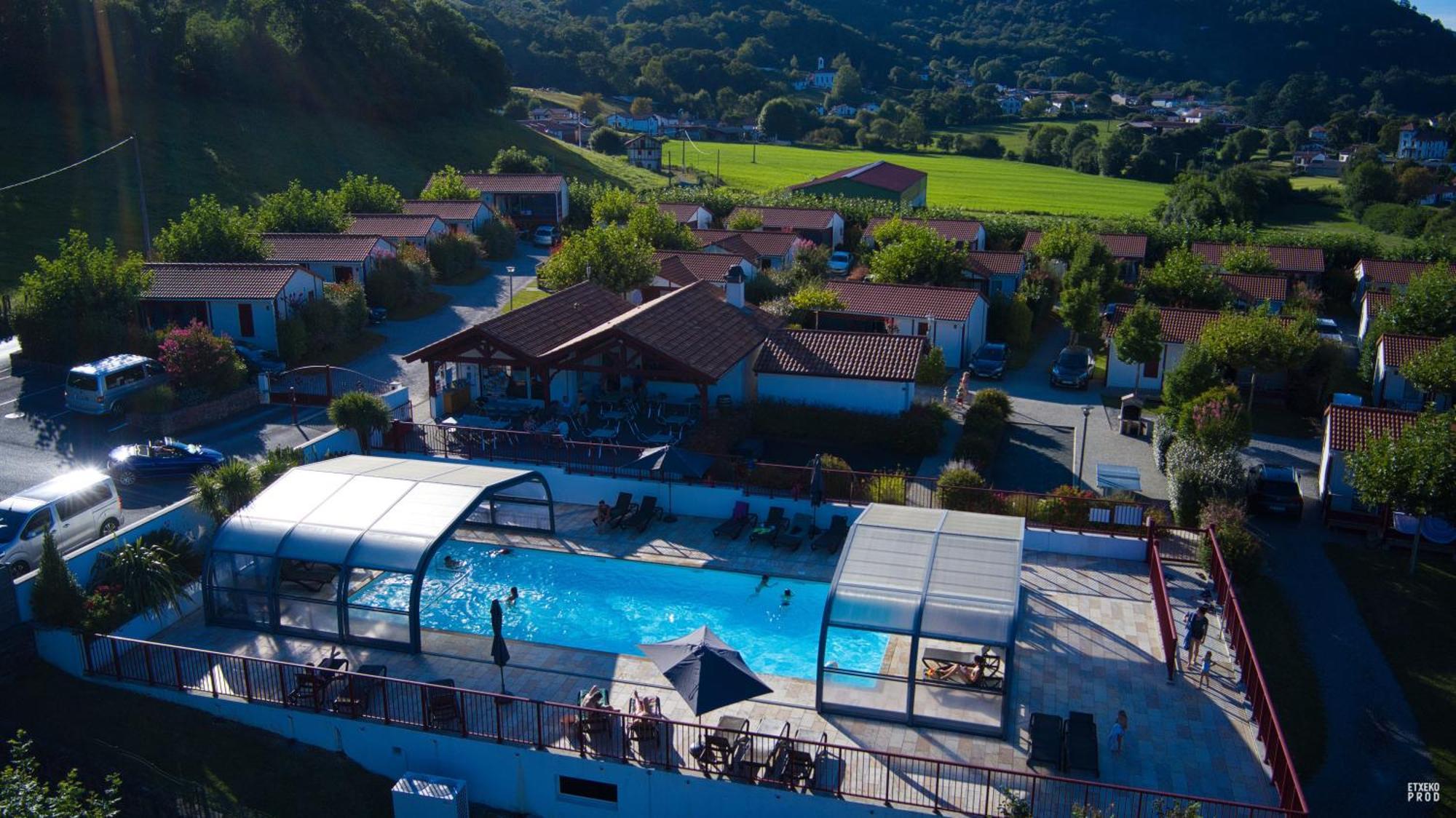 Domaine Chalets Larlapean Saint-Martin-dʼArrossa Exterior foto